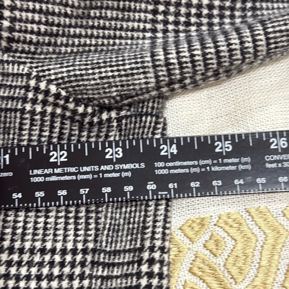 (P2) KENNETH COLE NEW YORK
Oversized wool blend coat with check print, size L - Picture 8 of 16